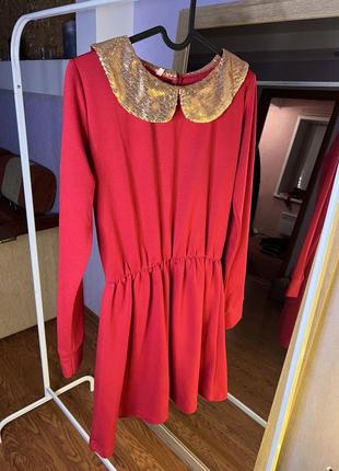Платье платье красная пайетки золотистый воротник талия на резинке длинные рукава размер s трикотаж
