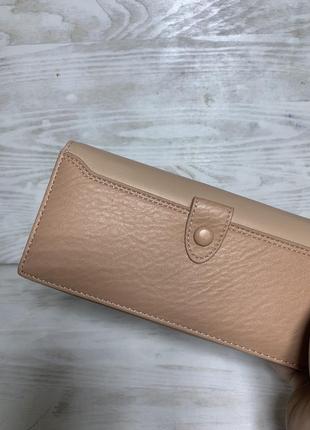 Жіночий класичний гаманець на магнітах