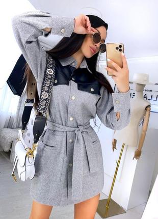 Універсальна річ сорочка, сукня, пальто, хіт сезону