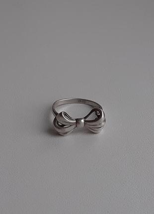 Серебряное кольцо бантик