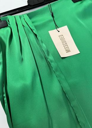 Вечерняя зеленая юбка с драпировкой по бокам и шлейфом сбоку missguided9 фото