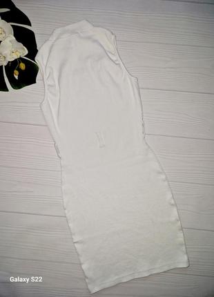 Белое платье-гольф в рубчик р.105 фото