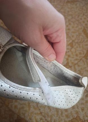 Кожаные босоножки для девочки 2