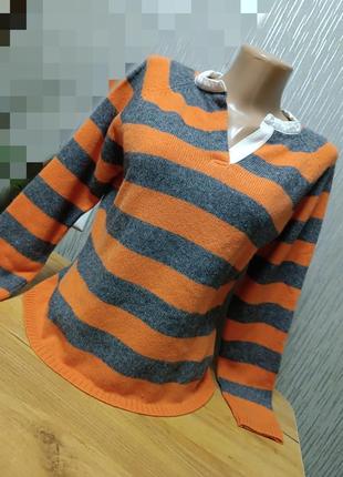 Распродажа девичий тонкий свитер, кофточка с длинным рукавом. цвет полоска оранжевый с серым.
без дефектов.
состав 70% шерсть,30%акрил.3 фото