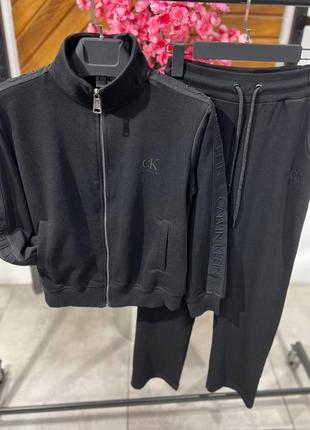 Жіночий костюм calvin Στρινγκ klein