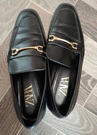 Zara трендові лофери туфлі р 37