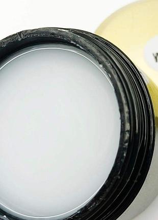 Белый гель для наращивания milano white 30 мл 2700000685471