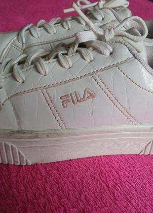 Фирменные кроссовки fila р.36-23,5 см