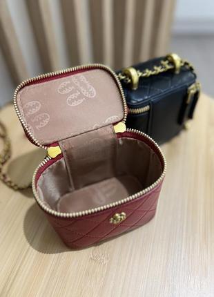 Очень красивая сумочка клатч