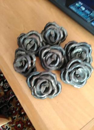 Бутони троянд