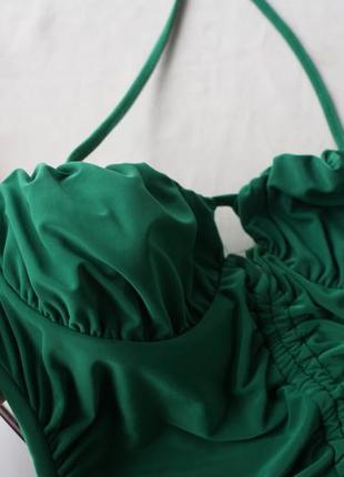 Брендовое коктельное зеленое платье со сборками от pink vanilla2 фото
