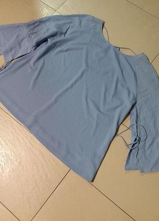 Гарна трикотажна блуза з шифоновими рукавами і відкритою спинкою великого 22 розміру