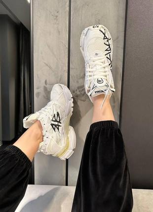 Balenciaga runner white graffiti