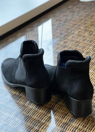 Зимние ботинки кожаные ботильоны rieker оригинальные черные на каблуке9 фото
