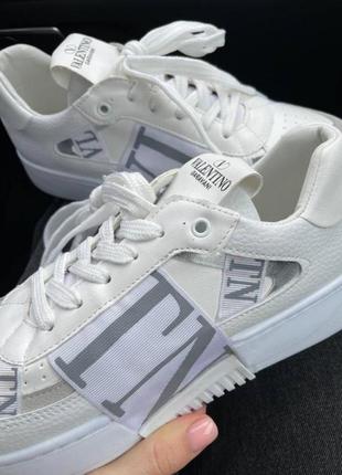 Кроссовки vltn!