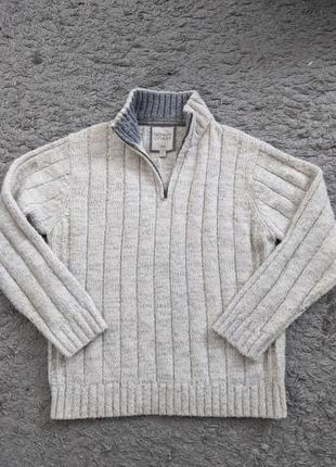 Классный свитер от mark's &amp; spencer, size m, с содержанием шерсти 26%
плечи 46
подмышки 54
рукав 64
длина 67