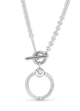 Серебряное ожерелье с кулоном о и т-образной застежкой