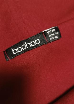 Нарядное вечернее платье boohoo с открытыми плечами винное красное7 фото