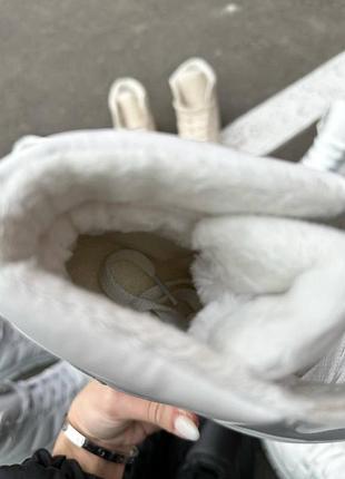 Кроссовки женские бело-серые, высокие теплые зимние на платформе на шнурках5 фото