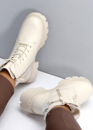 Стильные женские зимние ботинки