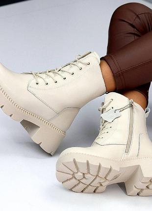 Стильные женские зимние ботинки