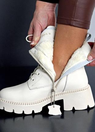 Стильные женские зимние ботинки