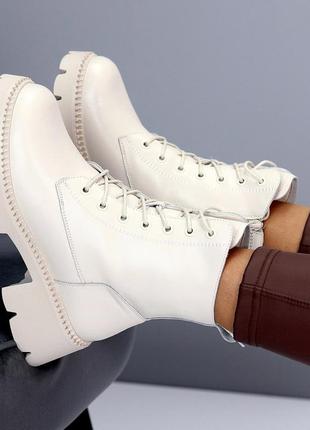 Стильные женские зимние ботинки