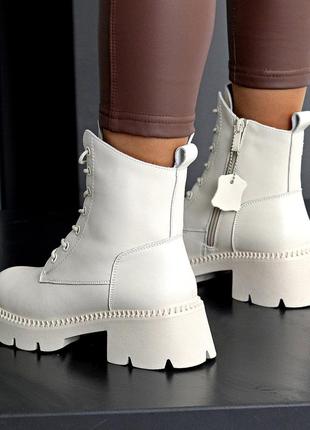 Стильные женские зимние ботинки