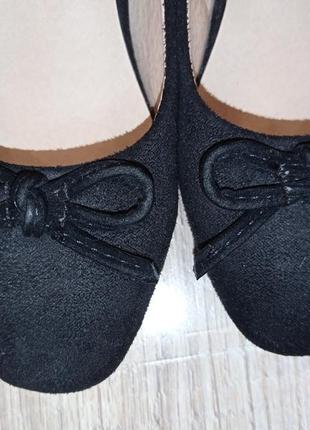 Туфлы замшевые в черном цвете7 фото