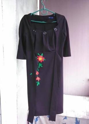 Сукня з вишивкою в українському стилі4 фото