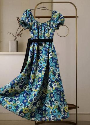 Хлопковое платье с карманами миди в принт цветочный boden свободного кроя4 фото