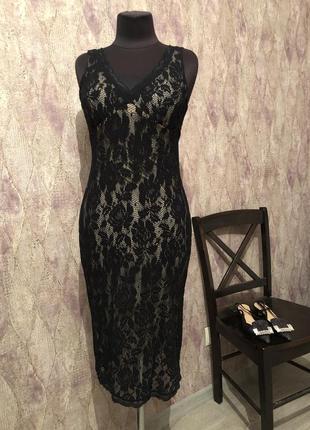 Кружевное чёрное платье по фигуре3 фото