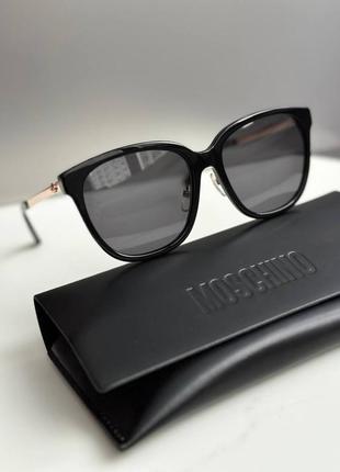 Moschino солнцезащитные очки. новые!