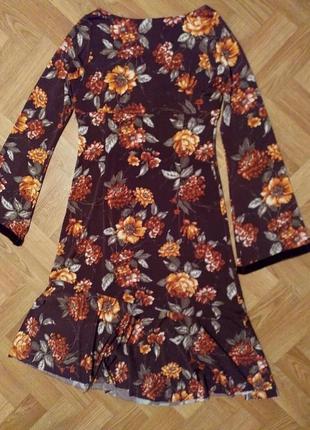 Piu & piu италия винтажное платье миди стречевое коричневое с цветочным рисунком10 фото