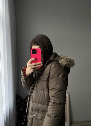 Пуховик женский коричневый куртка длинная зимняя пуховая барбур barbour5 фото