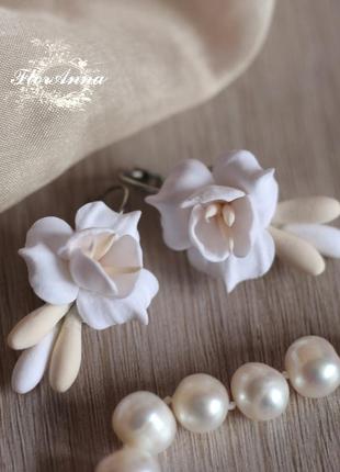 Сережки ручної роботи з квітами