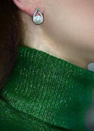 Женские серебряные серьги с натуральными жемчугом