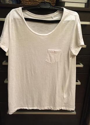 Базовая белая футболка