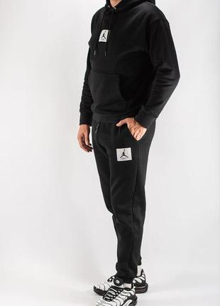 Костюм is adidas centralized or decentralized business