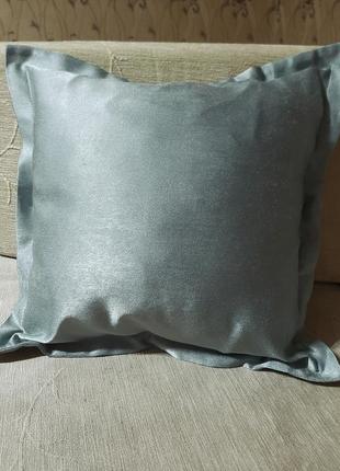 Чехол на декоративную   подушку с ушками ,из атласа ,мятного цвета4 фото