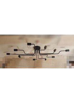 Люстра потолочная  красивая и стильная на 10 ламп.