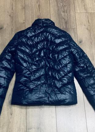 Курточка - пуховик укорочённая стёганная лаковая с карманами автоледи loft original slim fit3 фото