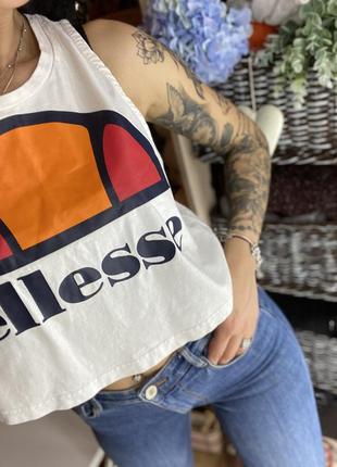 Эффектная короткая майка ellesse