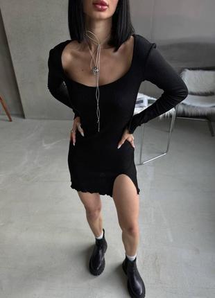 Облягаюча ангорова міні сукня в рубчик з довгими рукавами та розрізом на нозі2 фото