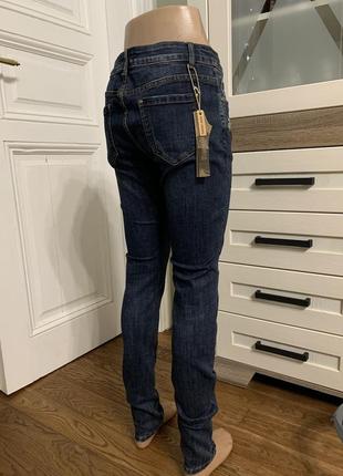 Женские джинсы зауженные с вышивкой 28 размер7 фото