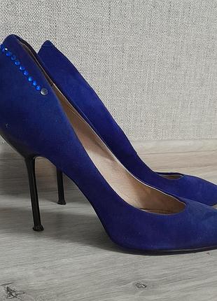 Красиві туфлі нубук