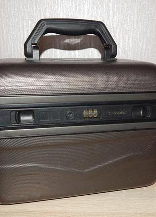 Бокс-косметичка с кодом