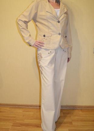 Пиджак и брюки бежевые брючный костюм2 фото
