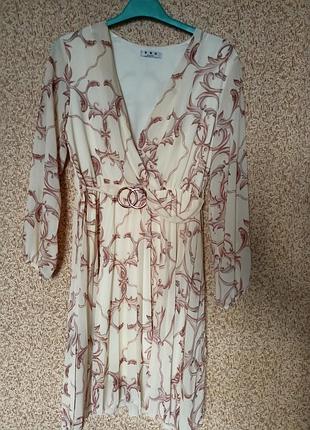 Елегантна сукня , одягалась один раз