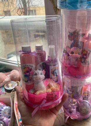 Новогодние подарки. подарок на новый год. подарочный набор. подарочный бокс